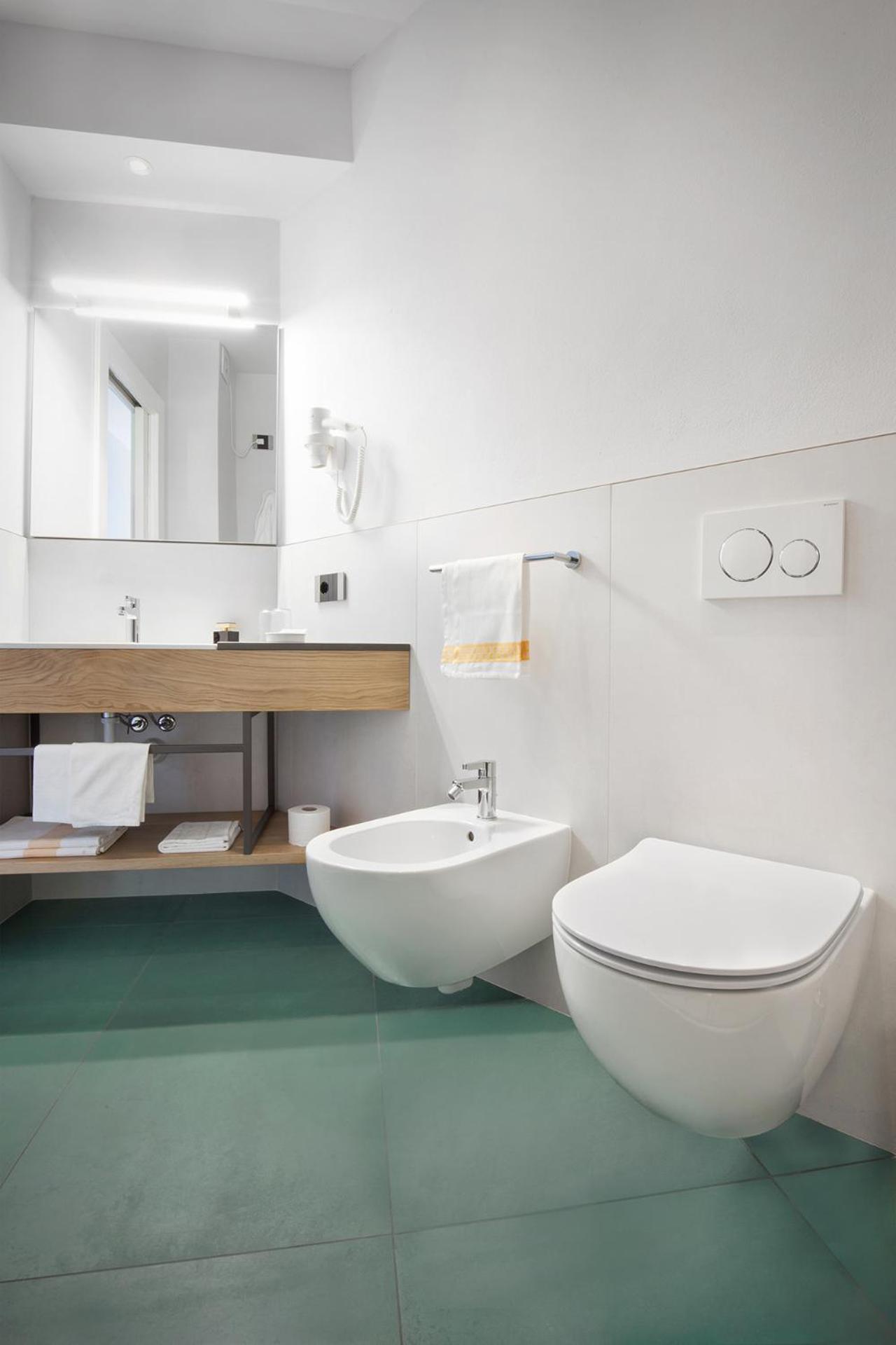 Hotel Gabbiano - Garda Lake Collection Ngoại thất bức ảnh