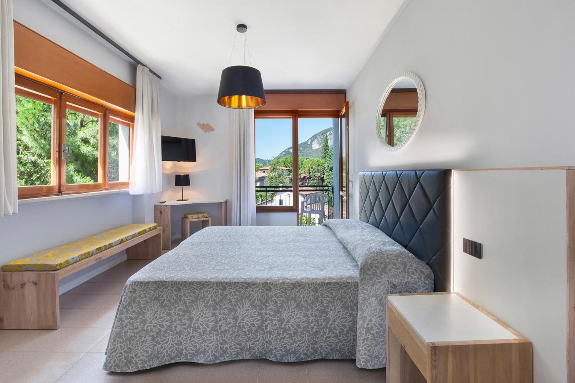 Hotel Gabbiano - Garda Lake Collection Ngoại thất bức ảnh