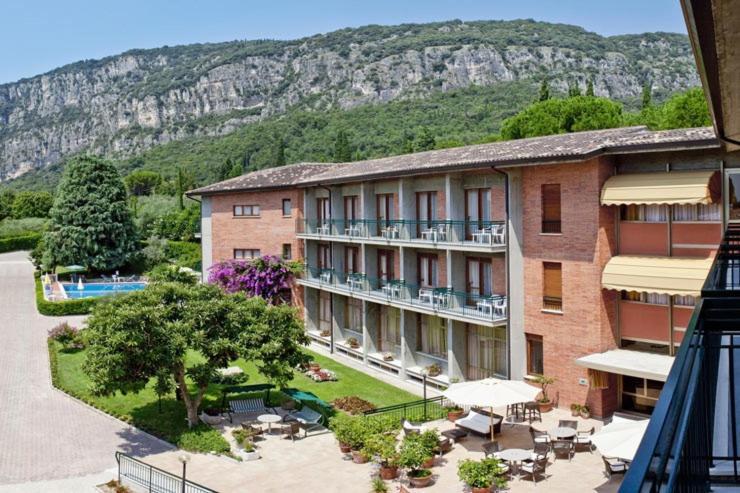 Hotel Gabbiano - Garda Lake Collection Ngoại thất bức ảnh
