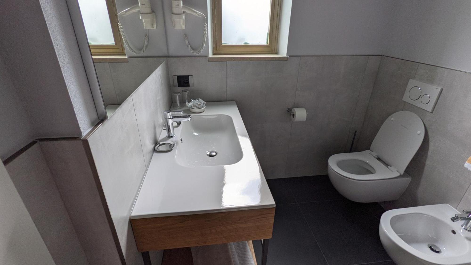 Hotel Gabbiano - Garda Lake Collection Ngoại thất bức ảnh